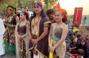 Melawan Amnesia Budaya,Ketika Akademisi UNS ‘Meretas’ Kostum Demi Masa Depan Seni Guwa Sentono